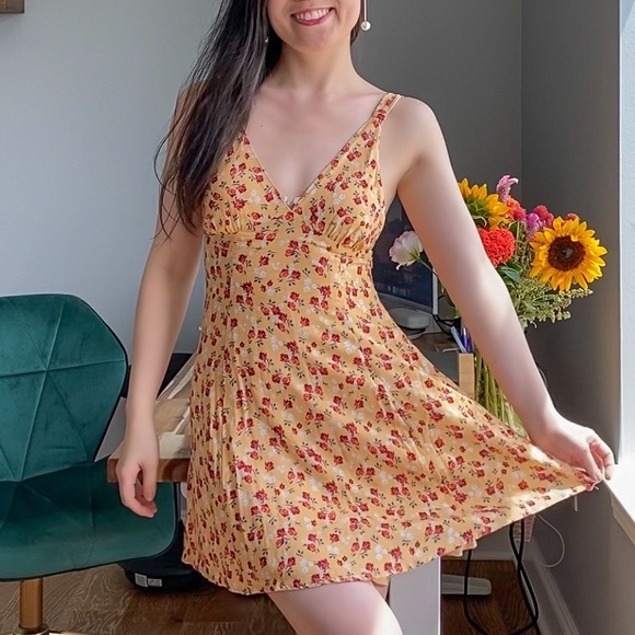 Urban Outfitters Dresses & Skirts - Urban Outfitters peach floral mini dress XS